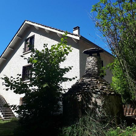 Location De Vacances A Gourdon En Bouriane Exterior foto